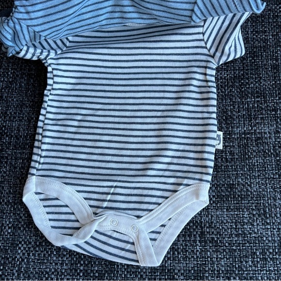 NWT Rabbit + Bear Onesie 3 Pack Size 0-3 Months - Picture 4 of 8